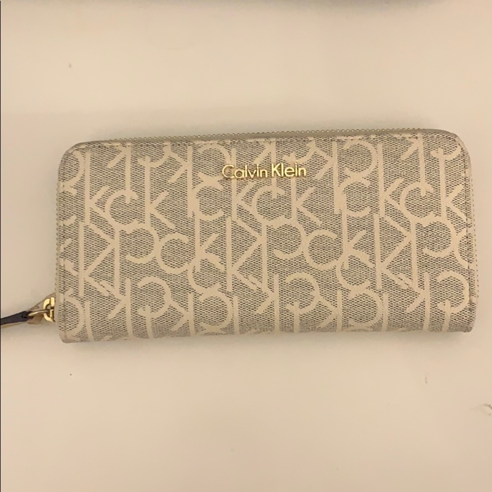 Calvin Klein zip wallet